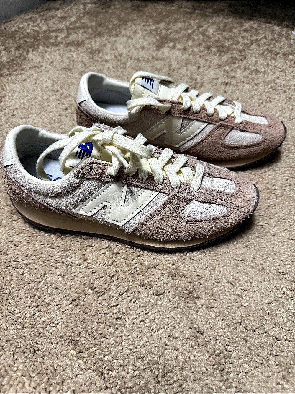 NWOT New Balance 471  Women's Pink & White Sneakers US W6